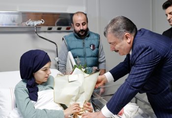 Sağlık Bakanı Yeni Yılı 5 Ayrı Hastanede Karşıladı